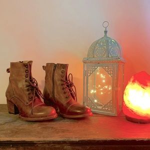 Gently Worn BED┃STÜ Judgement Tan Rustic Short Boots